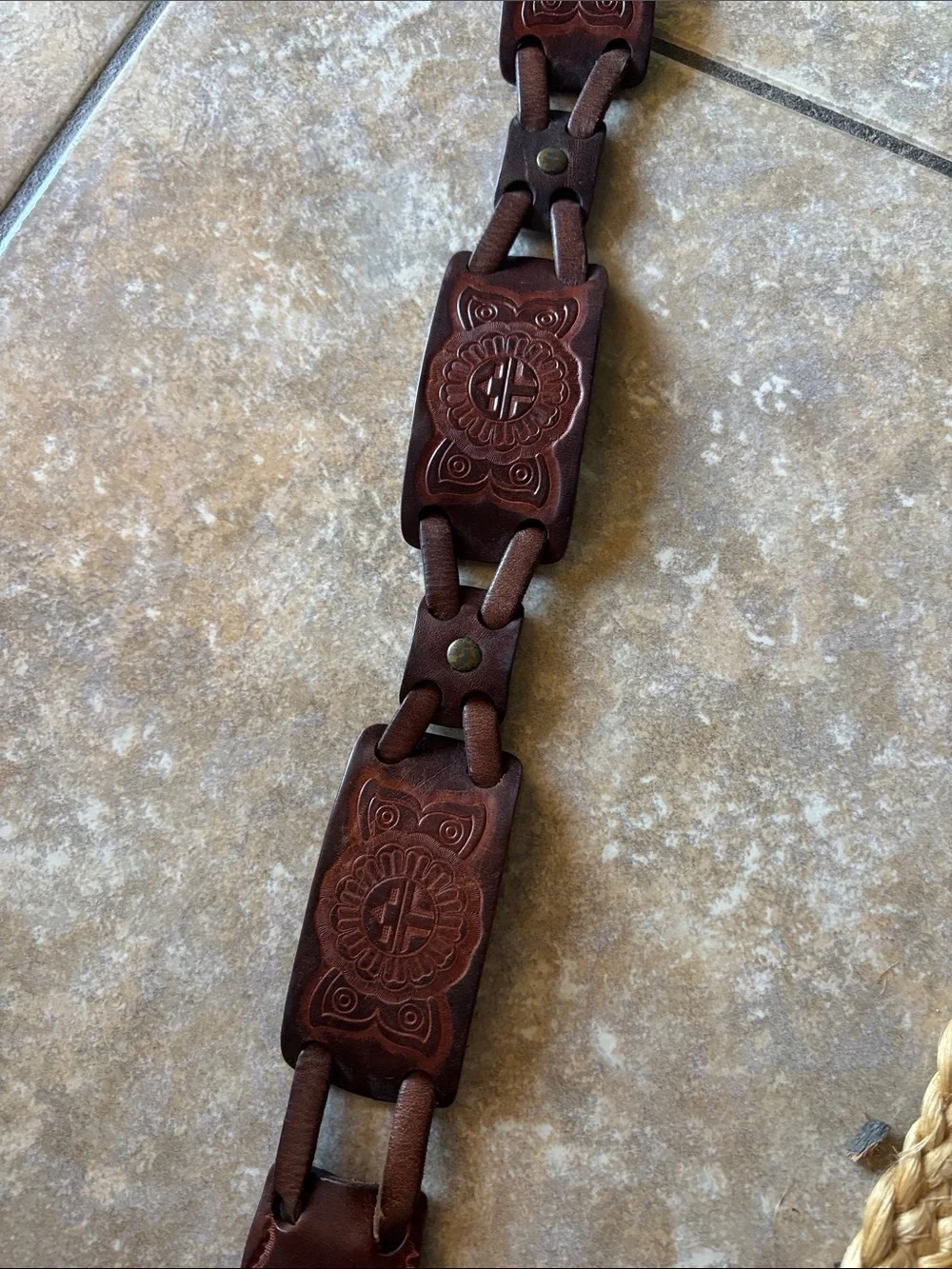 Vintage Fossil Women's Brown Embossed Leather Belt with Antiqued Brass Buckle